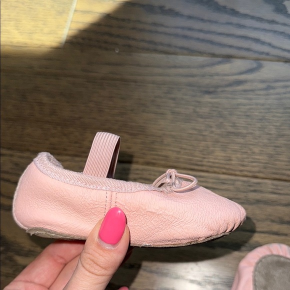 Pink Ballet Slippers with Elastic Strap and Bow stelle size 3/4 baby - Picture 7 of 9